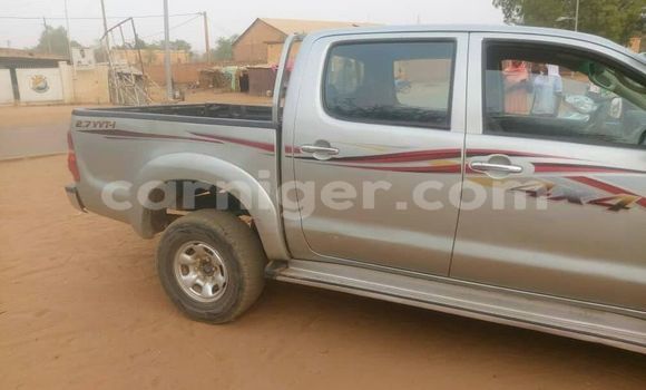 Sayi Na hannu Toyota Hilux Silver Mota in Abalak a jihohin Tahoua Sayi Na hannu Toyota Hilux Silver Mota in Abalak a jihohin Tahoua
