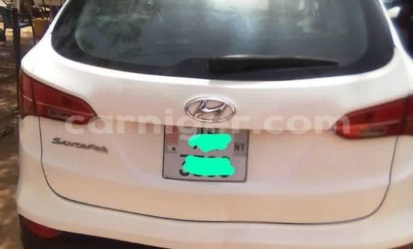 Sayi Na hannu Hyundai Santa Fe White Mota in Abalak a jihohin Tahoua Sayi Na hannu Hyundai Santa Fe White Mota in Abalak a jihohin Tahoua