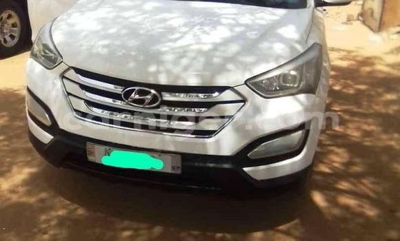 Sayi Na hannu Hyundai Santa Fe White Mota in Abalak a jihohin Tahoua Sayi Na hannu Hyundai Santa Fe White Mota in Abalak a jihohin Tahoua