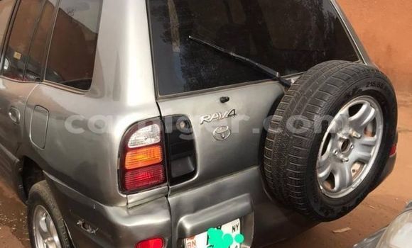 Sayi Na hannu Toyota RAV4 Silver Mota in Abalak a jihohin Tahoua Sayi Na hannu Toyota RAV4 Silver Mota in Abalak a jihohin Tahoua