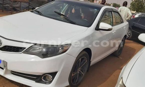 Sayi Na hannu Toyota Camry White Mota in Abalak a jihohin Tahoua Sayi Na hannu Toyota Camry White Mota in Abalak a jihohin Tahoua