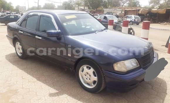 Sayi Na hannu Mercedes‒Benz C–Class Blue Mota in Niamey a Niamey Sayi Na hannu Mercedes‒Benz C–Class Blue Mota in Niamey a Niamey
