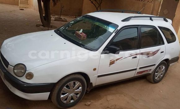 Sayi Na hannu Toyota Corolla White Mota in Niamey a Niamey Sayi Na hannu Toyota Corolla White Mota in Niamey a Niamey