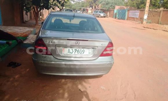 Sayi Na hannu Mercedes‒Benz C–Class Silver Mota in Niamey a Niamey Sayi Na hannu Mercedes‒Benz C–Class Silver Mota in Niamey a Niamey