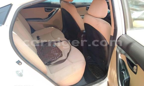 Acheter Occasion Voiture Hyundai Elantra Blanc à Niamey, Niamey Acheter Occasion Voiture Hyundai Elantra Blanc à Niamey, Niamey