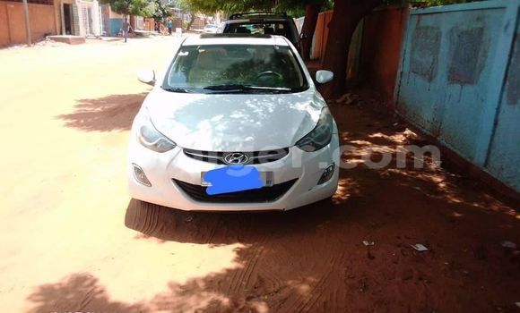 Acheter Occasion Voiture Hyundai Elantra Blanc à Niamey, Niamey Acheter Occasion Voiture Hyundai Elantra Blanc à Niamey, Niamey