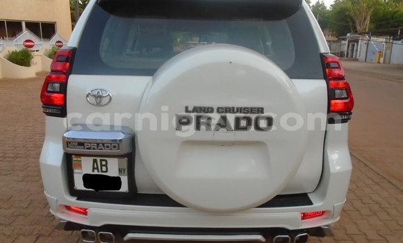 Acheter Occasion Voiture Toyota Prado Blanc à Niamey, Niamey Acheter Occasion Voiture Toyota Prado Blanc à Niamey, Niamey