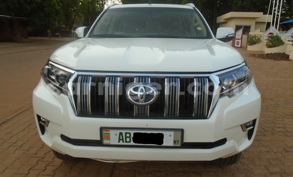 Acheter Occasion Voiture Toyota Prado Blanc à Niamey, Niamey Acheter Occasion Voiture Toyota Prado Blanc à Niamey, Niamey
