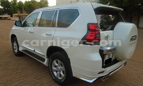 Acheter Occasion Voiture Toyota Prado Blanc à Niamey, Niamey Acheter Occasion Voiture Toyota Prado Blanc à Niamey, Niamey