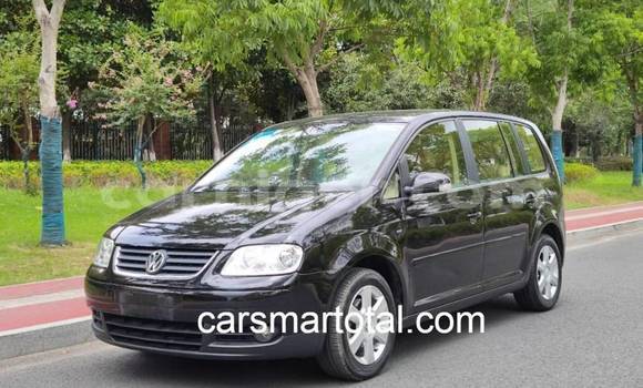 Buy Used Volkswagen Touran Silver Car in Niamey in Niamey Buy Used Volkswagen Touran Silver Car in Niamey in Niamey