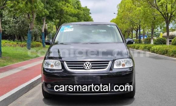 Buy Used Volkswagen Touran Silver Car in Niamey in Niamey Buy Used Volkswagen Touran Silver Car in Niamey in Niamey