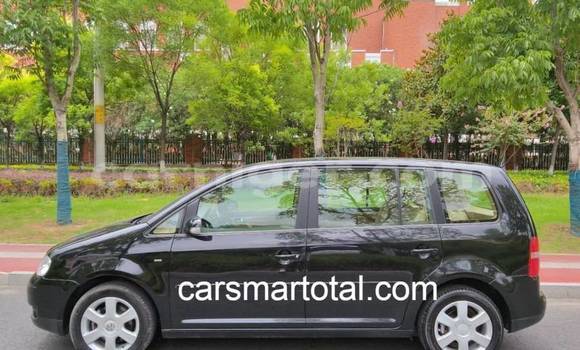 Buy Used Volkswagen Touran Silver Car in Niamey in Niamey Buy Used Volkswagen Touran Silver Car in Niamey in Niamey