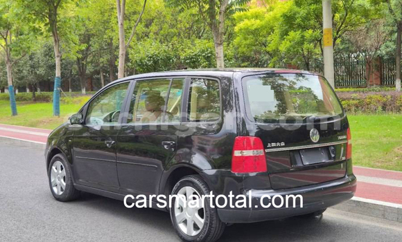 Buy Used Volkswagen Touran Silver Car in Niamey in Niamey Buy Used Volkswagen Touran Silver Car in Niamey in Niamey