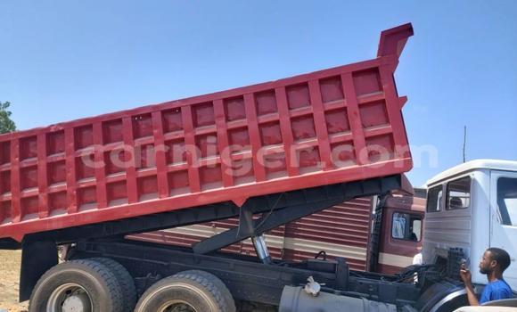 Sayi Sabo Mercedes‒Benz Truck White Babbar mota in Niamey a Niamey Sayi Sabo Mercedes‒Benz Truck White Babbar mota in Niamey a Niamey