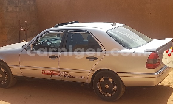 Buy Used Mercedes-Benz C-Classe Silver Car in Niamey in Niamey Buy Used Mercedes-Benz C-Classe Silver Car in Niamey in Niamey