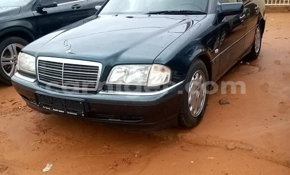 Sayi Na hannu Mercedes-Benz C180 coupe Black Mota in Niamey a Niamey Sayi Na hannu Mercedes-Benz C180 coupe Black Mota in Niamey a Niamey