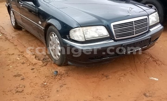 Sayi Na hannu Mercedes-Benz C180 coupe Black Mota in Niamey a Niamey Sayi Na hannu Mercedes-Benz C180 coupe Black Mota in Niamey a Niamey