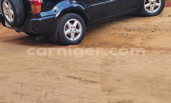 Sayi Na hannu Toyota RAV4 Black Mota in Niamey a Niamey Sayi Na hannu Toyota RAV4 Black Mota in Niamey a Niamey