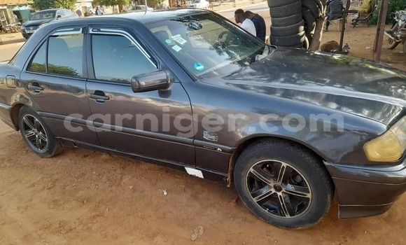 Sayi Na hannu Mercedes‒Benz C–Class Black Mota in Niamey a Niamey Sayi Na hannu Mercedes‒Benz C–Class Black Mota in Niamey a Niamey