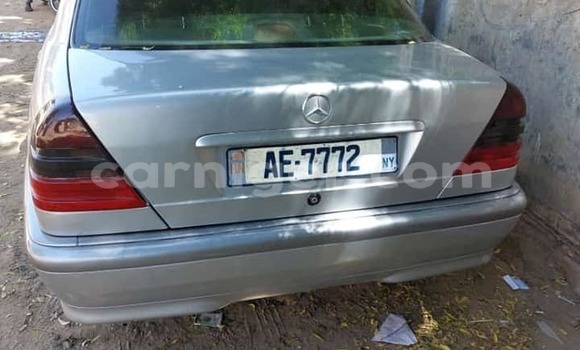 Buy Used Mercedes Viano Silver Car in Niamey in Niamey Buy Used Mercedes Viano Silver Car in Niamey in Niamey