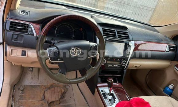 Sayi Na hannu Toyota Camry White Mota in Niamey a Niamey Sayi Na hannu Toyota Camry White Mota in Niamey a Niamey