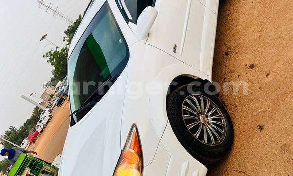 Buy Used Pontiac Bonneville White Car in Niamey in Niamey Buy Used Pontiac Bonneville White Car in Niamey in Niamey