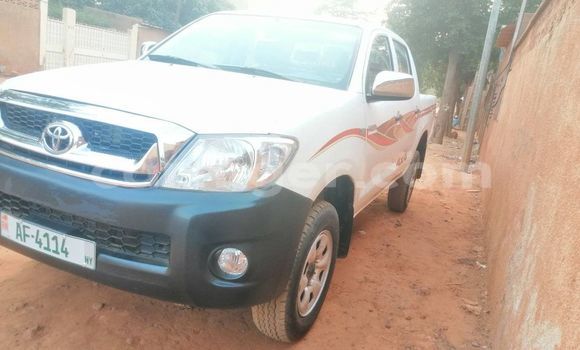 Buy Used Toyota Hilux White Car in Niamey in Niamey Buy Used Toyota Hilux White Car in Niamey in Niamey