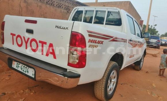 Buy Used Toyota Hilux White Car in Niamey in Niamey Buy Used Toyota Hilux White Car in Niamey in Niamey