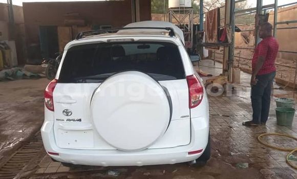 Buy Used Toyota RAV4 White Car in Niamey in Niamey Buy Used Toyota RAV4 White Car in Niamey in Niamey