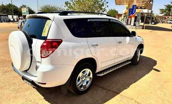 Sayi Na hannu Toyota RAV4 White Mota in Aguie a Maradi Sayi Na hannu Toyota RAV4 White Mota in Aguie a Maradi