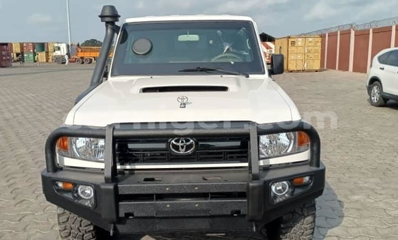 Sayi Na hannu Toyota Land Cruiser White Mota in Arlit a Agadez Sayi Na hannu Toyota Land Cruiser White Mota in Arlit a Agadez