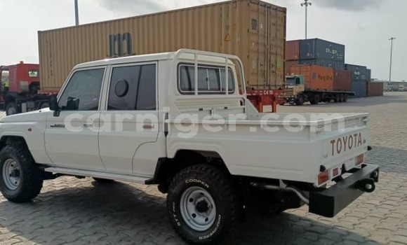 Sayi Na hannu Toyota Land Cruiser White Mota in Arlit a Agadez Sayi Na hannu Toyota Land Cruiser White Mota in Arlit a Agadez