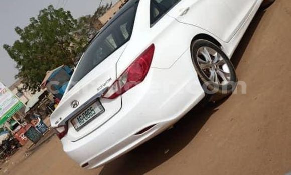 Buy Used Hyundai Santa Fe White Car in Niamey in Niamey Buy Used Hyundai Santa Fe White Car in Niamey in Niamey