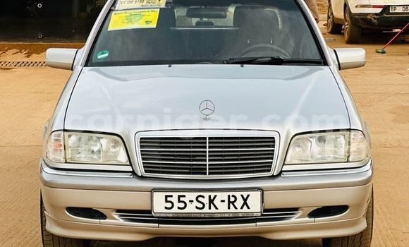 Sayi Na hannu Mercedes-Benz C180 COUPE Other Mota in Niamey a Niamey Sayi Na hannu Mercedes-Benz C180 COUPE Other Mota in Niamey a Niamey