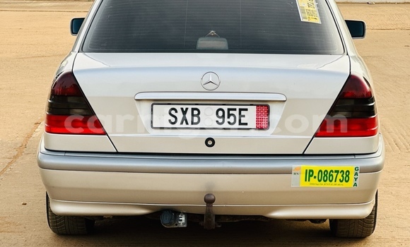 Sayi Sabo Mercedes‒Benz C-klasse Silver Mota in Niamey a Niamey Sayi Sabo Mercedes‒Benz C-klasse Silver Mota in Niamey a Niamey