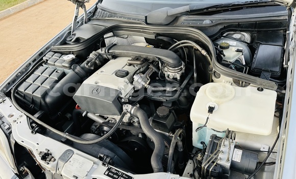 Sayi Sabo Mercedes‒Benz C-klasse Silver Mota in Niamey a Niamey Sayi Sabo Mercedes‒Benz C-klasse Silver Mota in Niamey a Niamey