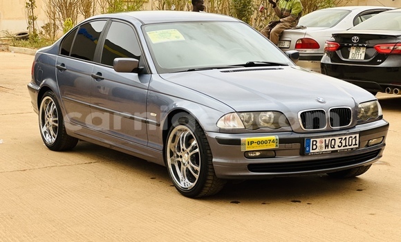 Sayi Sabo BMW 315 Blue Mota in Niamey a Niamey Sayi Sabo BMW 315 Blue Mota in Niamey a Niamey