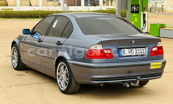 Sayi Sabo BMW 315 Blue Mota in Niamey a Niamey Sayi Sabo BMW 315 Blue Mota in Niamey a Niamey