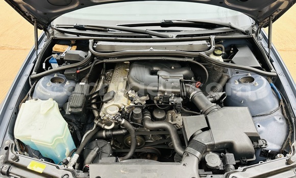 Sayi Sabo BMW 315 Blue Mota in Niamey a Niamey Sayi Sabo BMW 315 Blue Mota in Niamey a Niamey