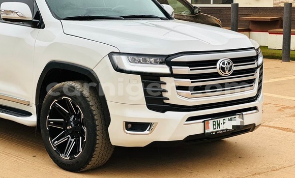 Sayi Na hannu Toyota Land Cruiser White Mota in Niamey a Niamey Sayi Na hannu Toyota Land Cruiser White Mota in Niamey a Niamey
