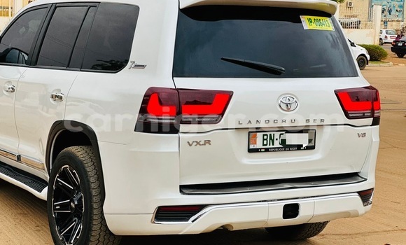 Sayi Na hannu Toyota Land Cruiser White Mota in Niamey a Niamey Sayi Na hannu Toyota Land Cruiser White Mota in Niamey a Niamey