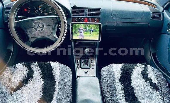 Sayi Na hannu Mercedes-Benz C180 coupe Other Mota in Niamey a Niamey Sayi Na hannu Mercedes-Benz C180 coupe Other Mota in Niamey a Niamey