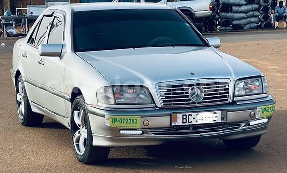 Sayi Na hannu Mercedes-Benz C180 coupe Other Mota in Niamey a Niamey Sayi Na hannu Mercedes-Benz C180 coupe Other Mota in Niamey a Niamey