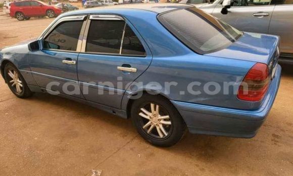 Sayi Na hannu Mercedes-Benz C180 coupe Blue Mota in Niamey a Niamey Sayi Na hannu Mercedes-Benz C180 coupe Blue Mota in Niamey a Niamey