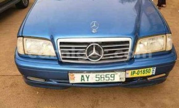 Sayi Na hannu Mercedes-Benz C180 coupe Blue Mota in Niamey a Niamey Sayi Na hannu Mercedes-Benz C180 coupe Blue Mota in Niamey a Niamey