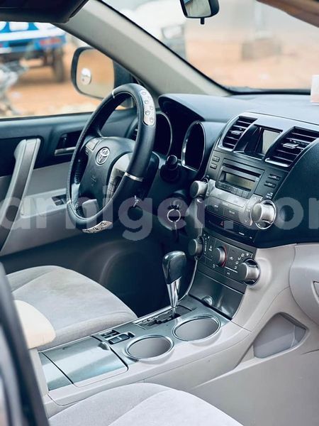 Big with watermark toyota highlander niamey niamey 7988