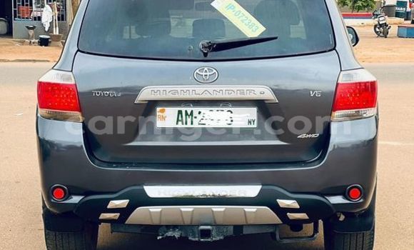 Sayi Na hannu Toyota Highlander Silver Mota in Niamey a Niamey Sayi Na hannu Toyota Highlander Silver Mota in Niamey a Niamey