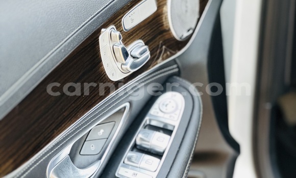 Sayi Sabo Mercedes-Benz C-Classe Silver Mota in Niamey a Niamey Sayi Sabo Mercedes-Benz C-Classe Silver Mota in Niamey a Niamey