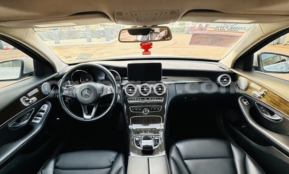 Sayi Sabo Mercedes-Benz C-Classe Silver Mota in Niamey a Niamey Sayi Sabo Mercedes-Benz C-Classe Silver Mota in Niamey a Niamey