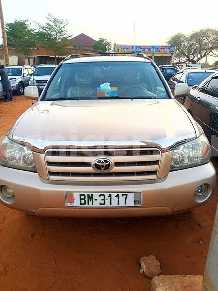 Big with watermark toyota highlander agadez arlit 8026